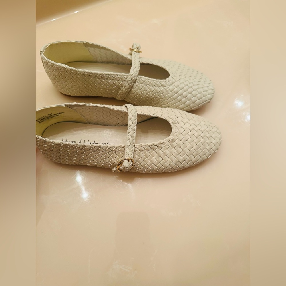House of Harlow 1960 Cream Woven Women's ballet flats. Very trendy. Size 6 - Picture 5 of 9